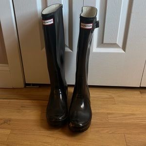 Hunter tall black rain boots. Size 8